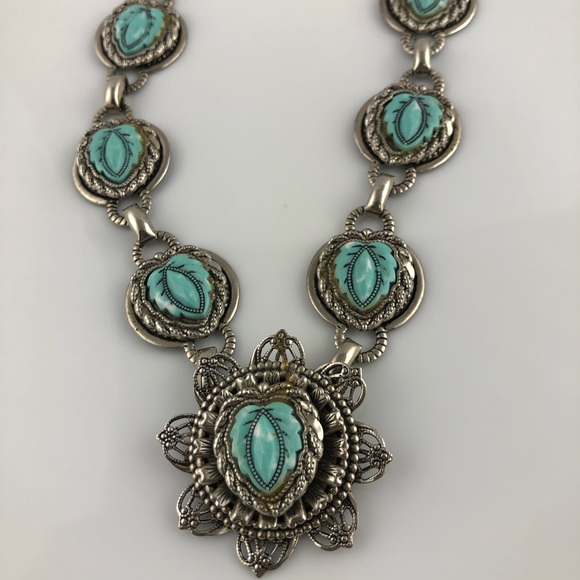 ⚡️Host Pick⚡️Vintage Faux Turquoise Necklace - Picture 9 of 11